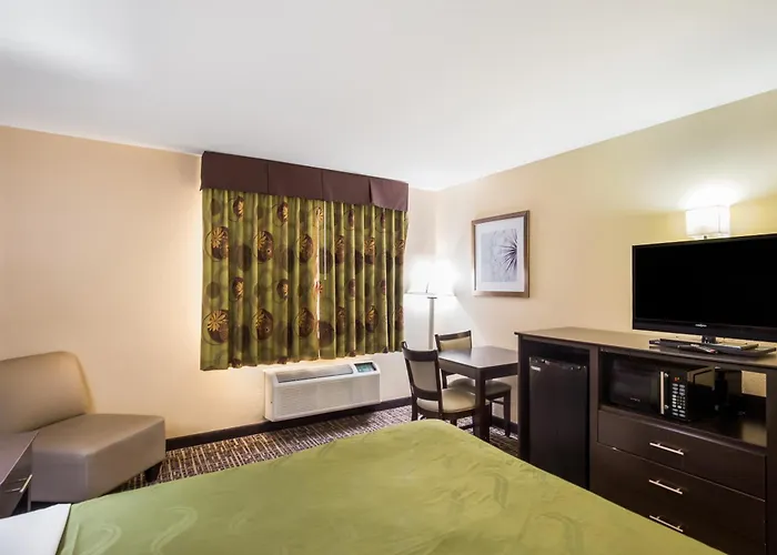 Quality & - St Louis Hotel