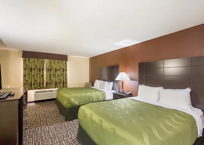 Quality & - St Louis Hotel
